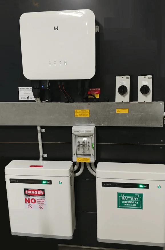 Goodwe hybrid inverter connected to two battery modules